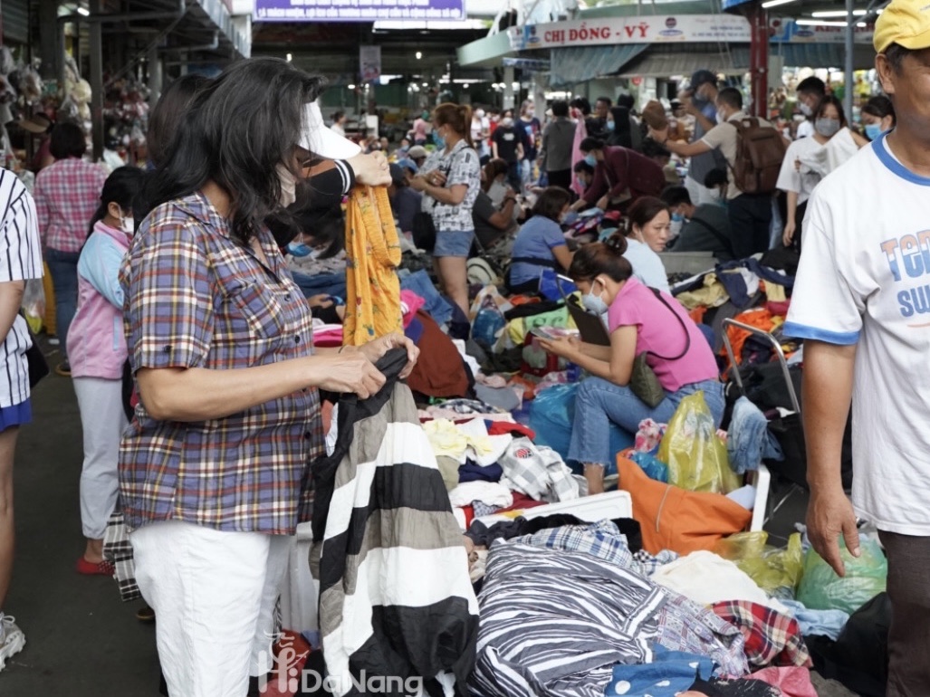 khu đồ si chợ Cồn luôn đông đúc